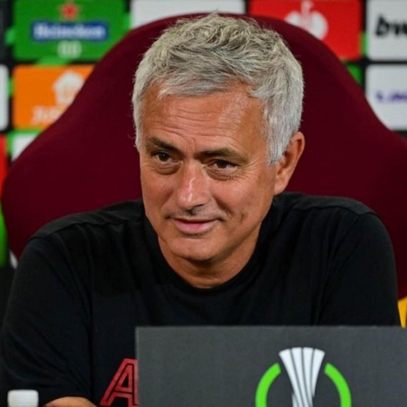 Mourinho confirma que la Roma irá por la Conference League