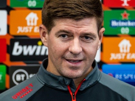 Steven Gerrard no olvida a su maestro: "Espero que Houllier vea el partido desde allá arriba"