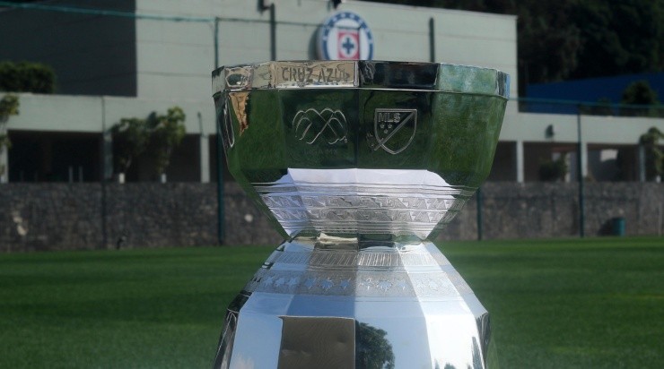 Trofeo de la Leagues Cup en el predio de Cruz Azul, último campeón. (Imago 7)