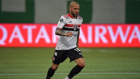 Daniel Alves assina rescisão com o São Paulo; veja números do jogador no Tricolor