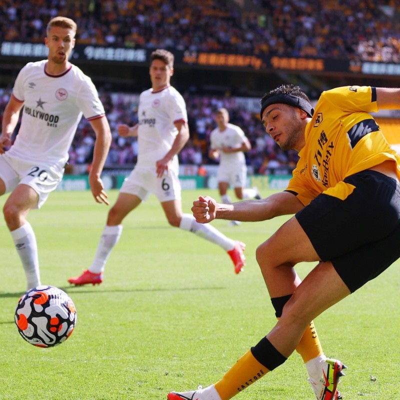 Raúl Jiménez y su rabona fallida con Wolverhampton