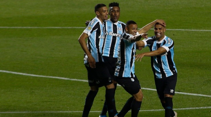 Comemoração dos jogadores do Grêmio (Foto: Getty Images)