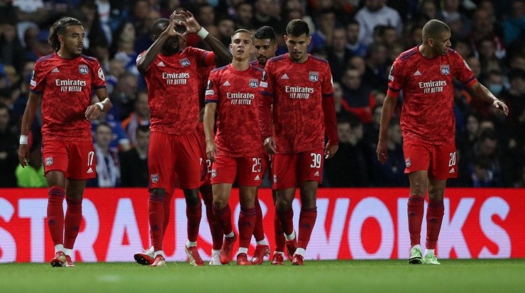Jogadores do Lyon comemoram gol pela Conference League (Foto: Getty Images)