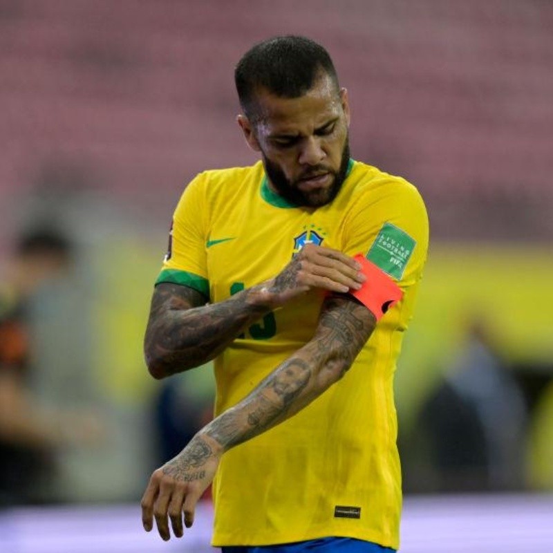 Fluminense faz proposta contratar Daniel Alves