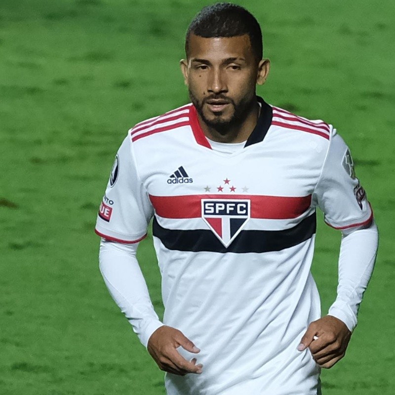 Jornalista fala sobre saída de atletas do São Paulo: "Limpeza de alguns jogadores que claramente não se esforçaram o necessário"