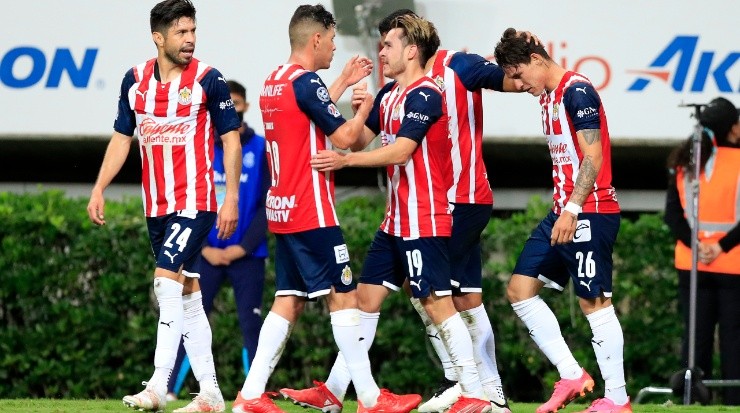 Jesús Angulo #19 of Chivas celebrates with his teammates after scoring the first goal of his team during the 9th round match between Chivas and Pachuca as part of the Torneo Grita Mexico A21 (Getty Images).