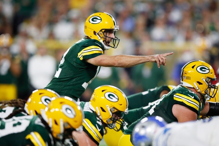 Aaron Rodgers e outros jogadores do Grenn Bay Packers. (foto: Getty Images)