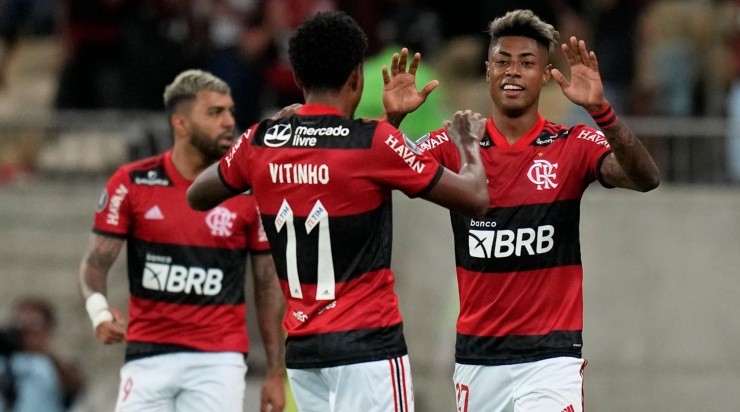 Jogadores do Flamengo comemoram gol (Foto: Getty Images)