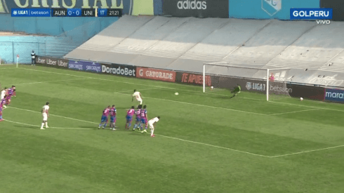 Desde los 12 pasos: Nelinho Quina anotó el 1-0 ante Alianza Universidad de Huánuco