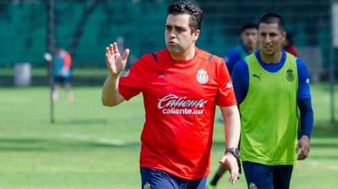 Michel Leaño llegó a Chivas como director técnico interino en reemplazo de Vucetich.
