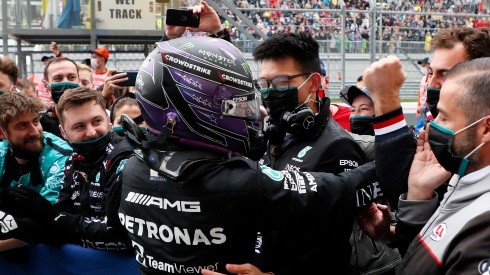 Após vencer a GP da Rússia neste domingo, Lewis Hamilton chega a vitória 100 na categoria. (Foto: Getty Images)
