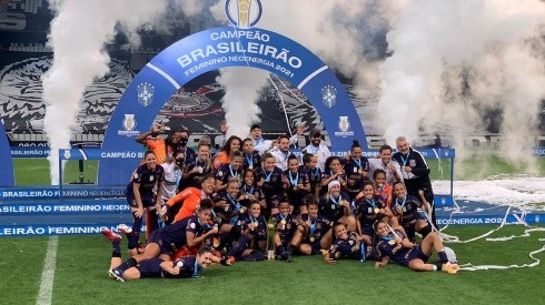 Corinthians vence o Palmeiras por 3 x 1 e conquista o tricampeonato do Brasileirão Feminino. (Foto: Twitter Corinthians)