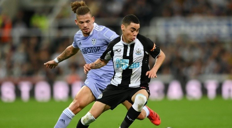 : Kalvin Phillips of Leeds United and Miguel Almiron of Newcastle United (Getty)