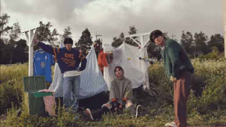 Playera de Cruz Azul en video de banda surcoreana ENHYPEN 