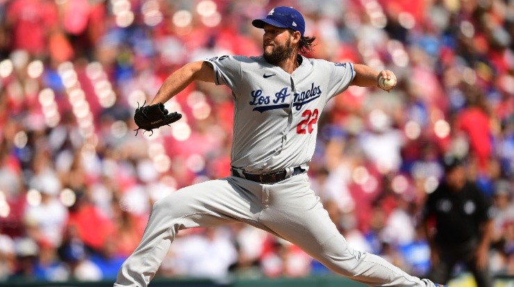 Clayton Kershaw #22 of the Los Angeles Dodgers pitches in the first inning during their game against the Cincinnati Reds in September, 2021 (Getty Images).