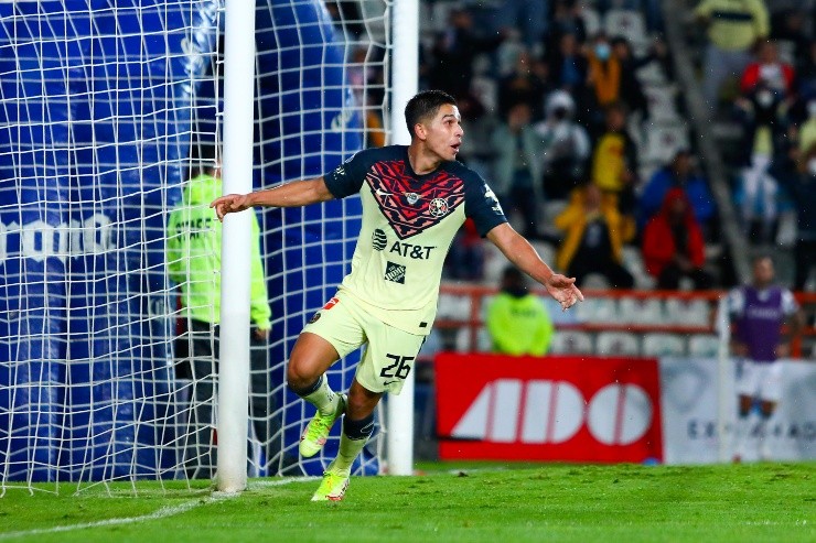 Salvador Reyes en América