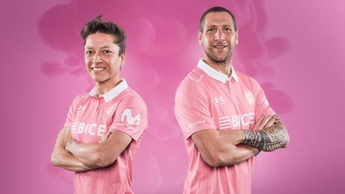 La UC presentó camiseta rosada para planteles masculinos y femeninos.