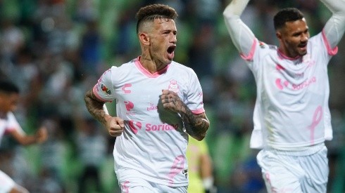Brian Lozano, desde el manchón penal, le dio la victoria a Santos Laguna