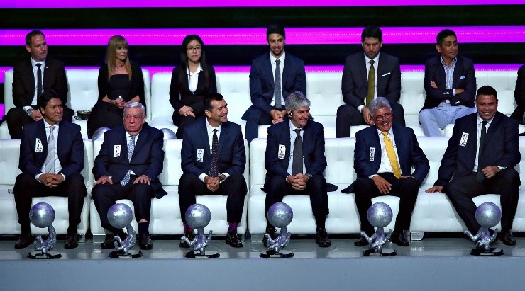 Suarez, Lamadrid, Borgetti, Rossi, Ferretti y Ronaldo, durante la ceremonia 2016 del Salón de la Fama. (Imago 7)