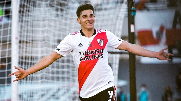 Julian Alvarez celebrates his second goal for River Plate against Boca Juniors in the Superclasico on Matchday 14 of the 2021 Argentine Liga Profesional. (Getty)