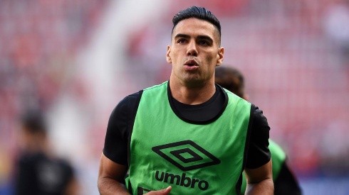 Falcao García en calentamiento con Rayo.