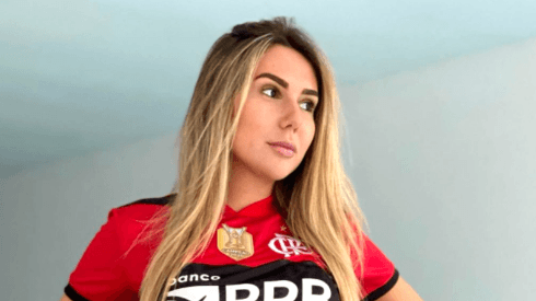 Carol Portaluppi com a camisa do Flamengo - Reprodução/Instagram
