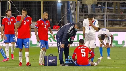 Pésima noticia para Gallardo: Paulo Díaz se lesionó jugando para Chile