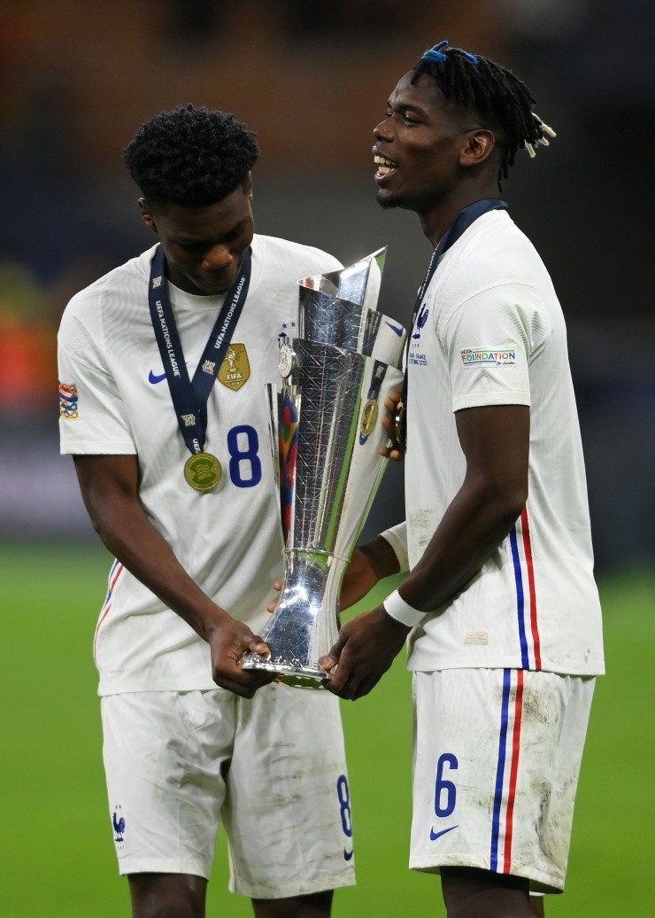 Aurelien Tchouameni junto a Paul Pogba. (Getty)