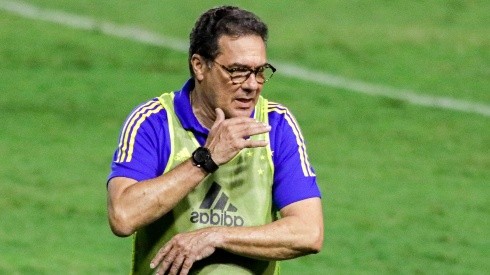 Dívidas podem levar técnico Vanderlei Luxemburgo a não permanecerem no Cruzeiro em 2022