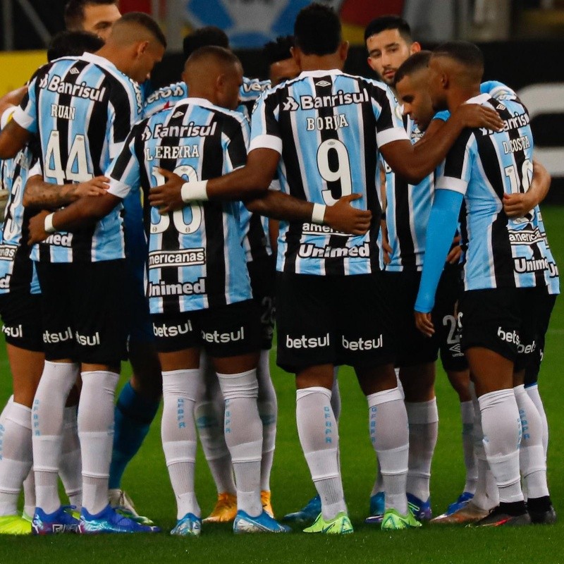 Jornalista fala em “liderança absolutamente negativa” no vestiário do Grêmio