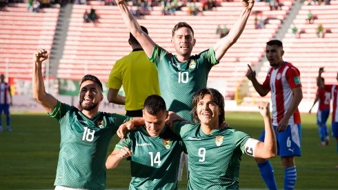 Bolivia celebrando el segundo gol ante Paraguay.