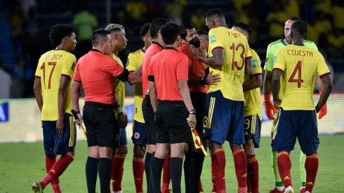 El árbitro peruano salió del Metropolitano como el villano del juego Colombia vs. Ecuador.