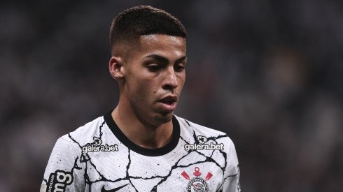 Corinthians oferece valor milionário em luvas para renovar com Gabriel Pereira. (Foto: Ettore Chiereguini/AGIF)