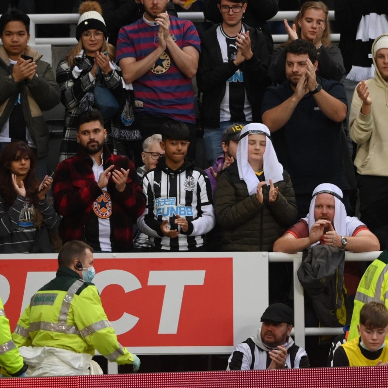 Detuvieron el Newcastle-Tottenham para salvar a un aficionado