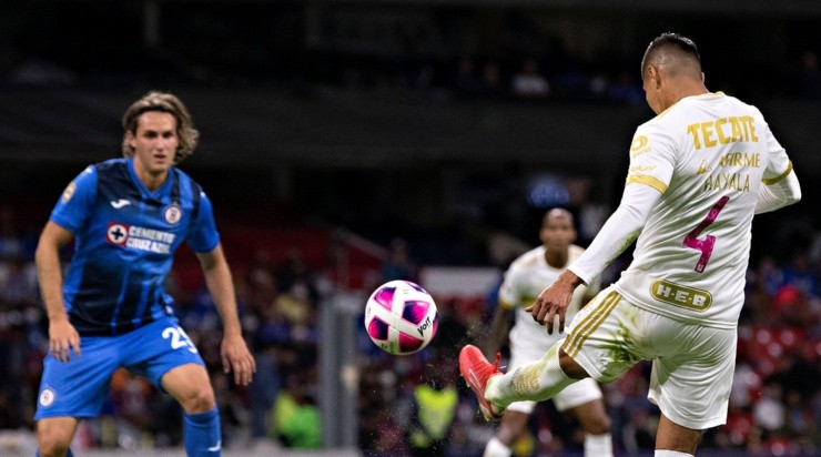 Ayala y el blooper de la fecha. (Imago 7)