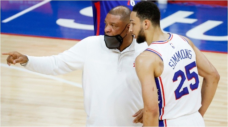 Ben Simmons y Doc Rivers (Foto: Getty Images)