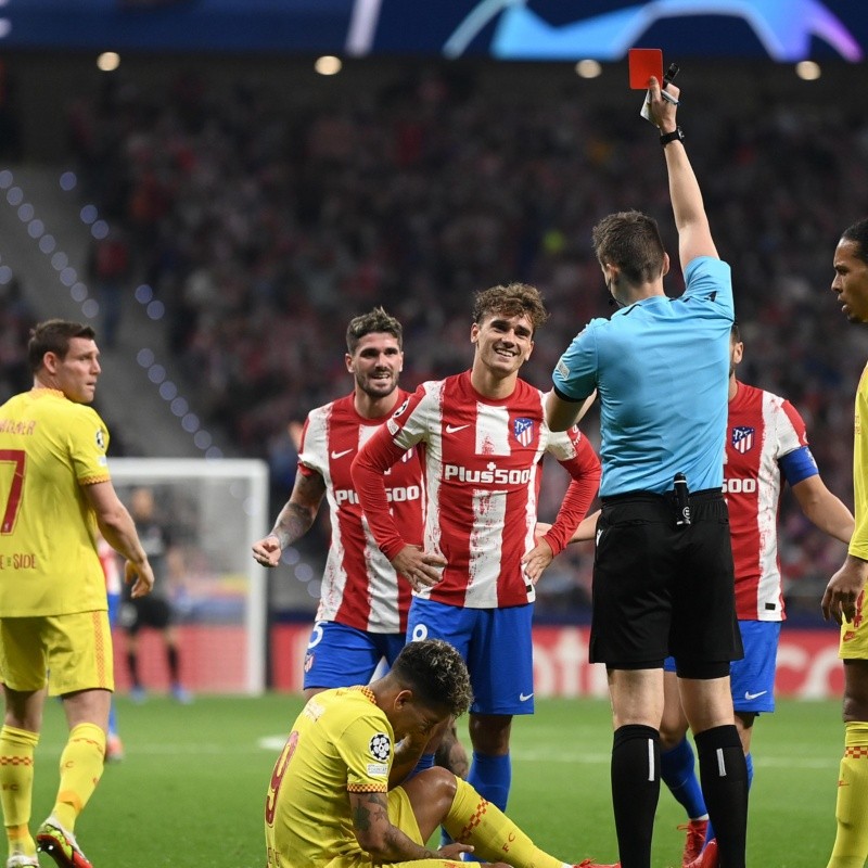 Video | la expulsión de Griezmann por una salvaje patada en la cara a Firmino