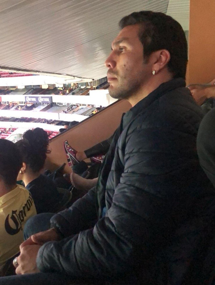 Cabañas, presente en el Azteca. (@AMERICA_1916)