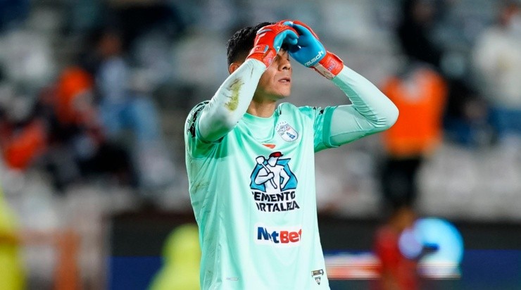 Oscar Ustari recibió un triplete. (Imago 7)