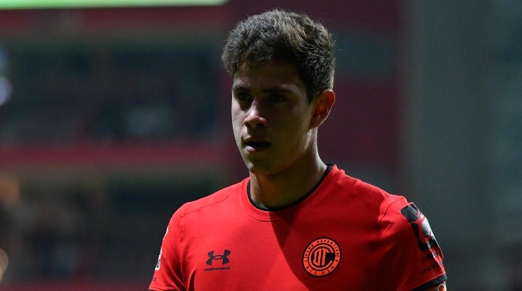 Haret Ortega dejó a Toluca con uno menos. (Imago 7)