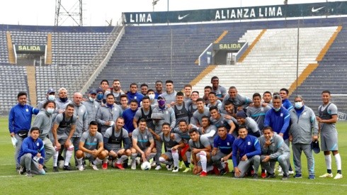 Alianza Lima celebró el cumpleaños de Guillermo Salas.