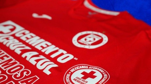 Cruz Azul estrenará un jersey especial rojo contra América.