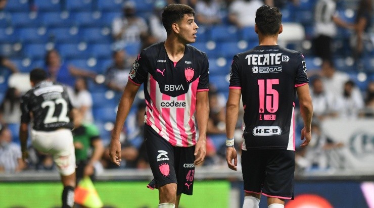 El central rayado protagonizó el gol rival. (Imago 7)