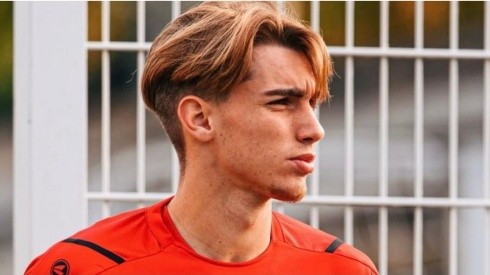 Iker Bravo, el ex La Masía que la rompe en las juveniles de Bayer Leverkusen.