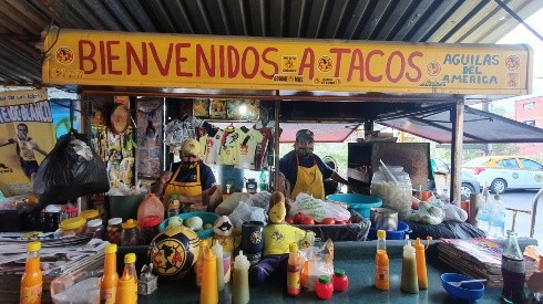 Los tacos rojos Águilas del América son famosos en Monterrey.