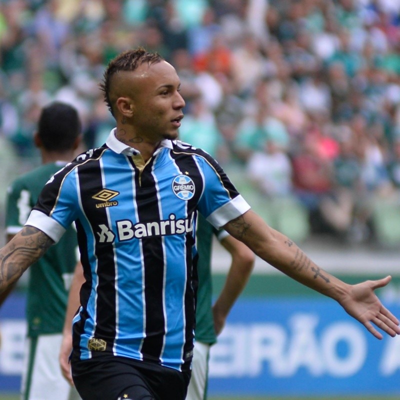 Futuro de Everton Cebolinha chega ao Grêmio