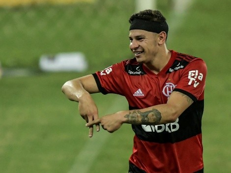 Medalhão retorna ao Flamengo e reforça time para temporada 2022