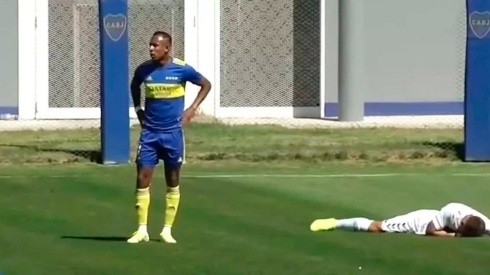 Así fue el golpe que propino Sebastián Villa en su regreso a la reserva de canchas con Boca Juniors.