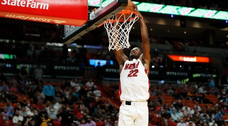 Jimmy Butler #22 of the Miami Heat dunks against the Orlando Magic (Getty Images)