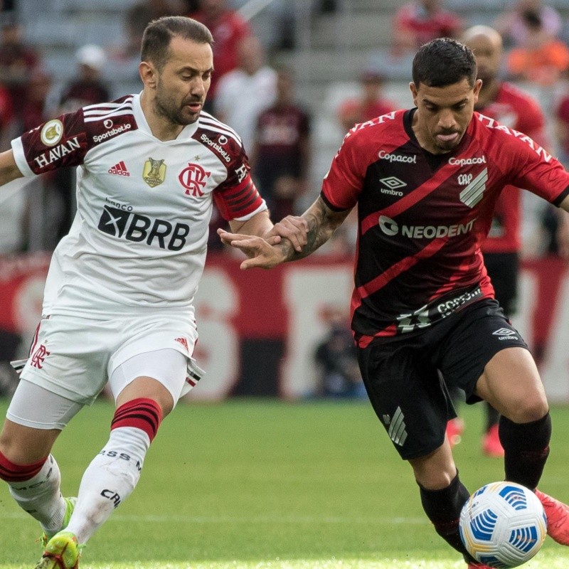 Athletico busca o empate nos acréscimos contra o Flamengo em jogo quente